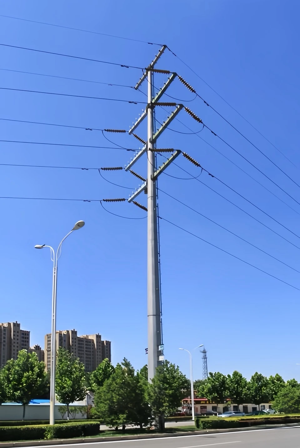 Single Arm Traffic Pole
